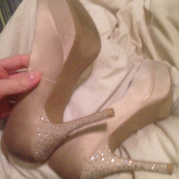 Shoes - Picture 2 of 2
