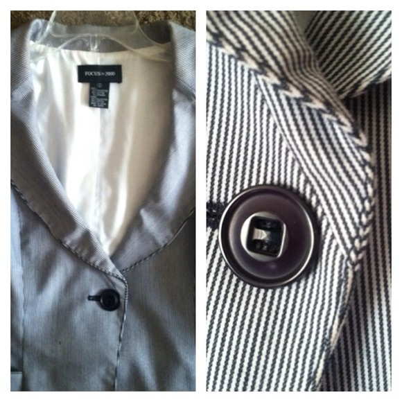 Blue &white vertical striped blazer - Picture 2 of 4