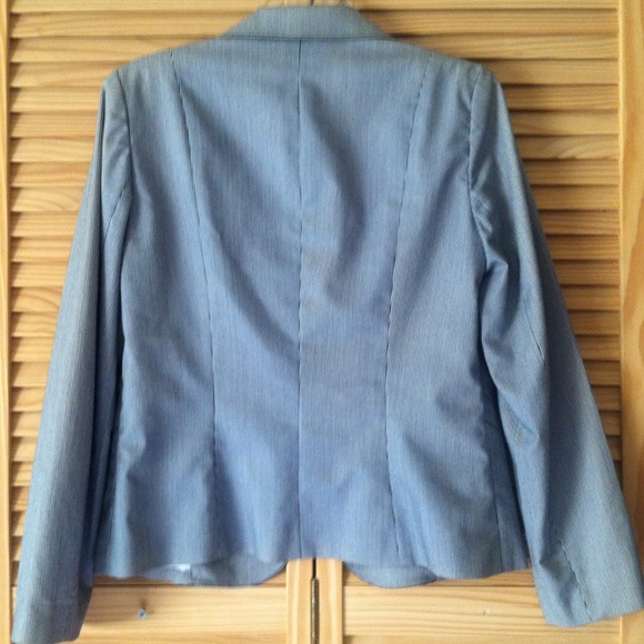 Blue &white vertical striped blazer - Picture 4 of 4