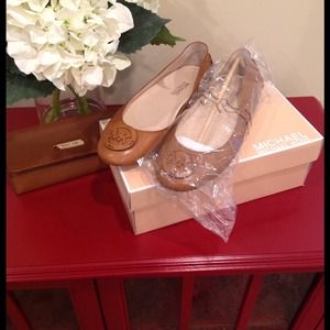 Closet Sale❤️ M.Kors Fulton shoes