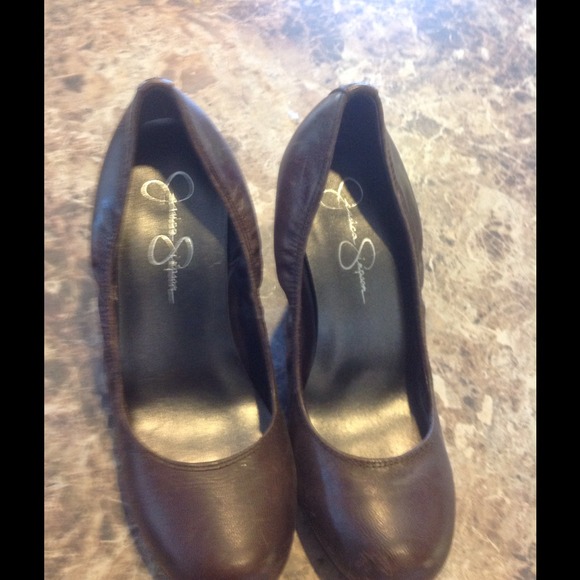 Cute Jessica Simpson wedges !