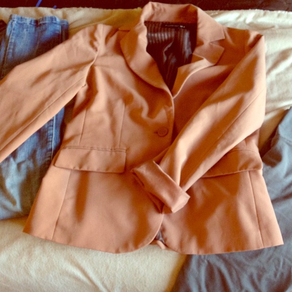 Beige/Peach color blazer!