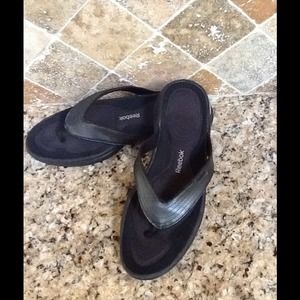 SIZE 10 EASY TONE REEBOK LEATHER UPPERS SANDALS