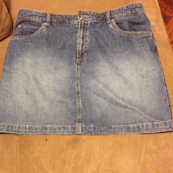 Light wash jean skirt