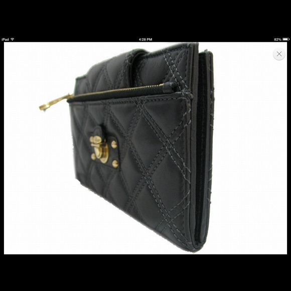NOT FOR SALE!! 👀 for this wallet - Picture 1 of 3