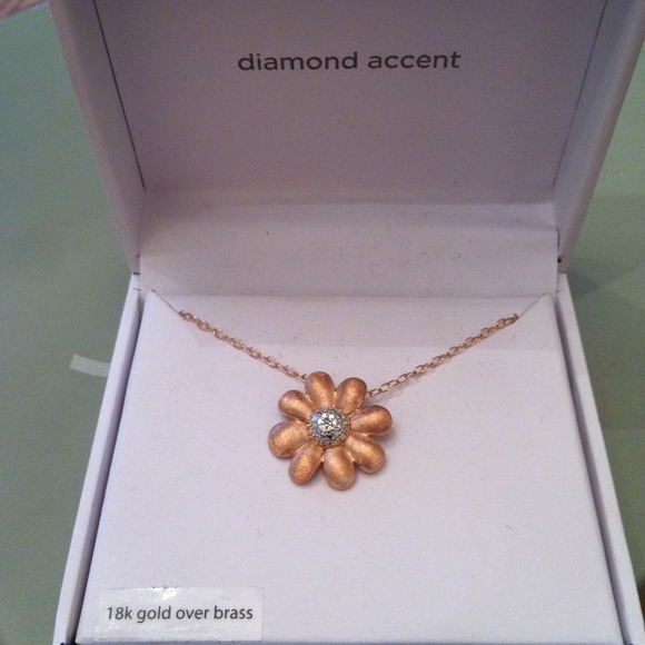 Jewelry - Diamond accent necklace
