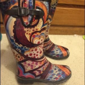 Cute rain boots!