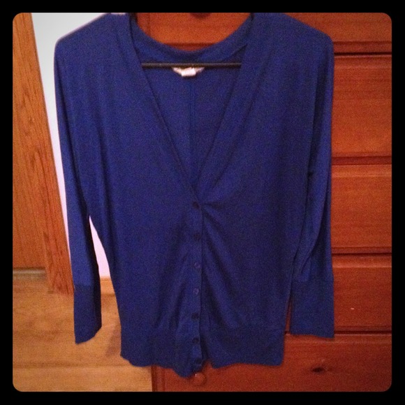 Light cardigan perfect for fall!