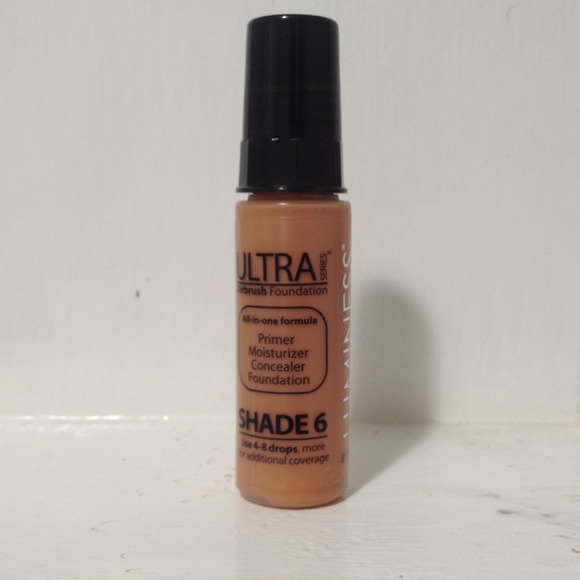 SOLD Luminess AIR Ultra foundation Shade 6