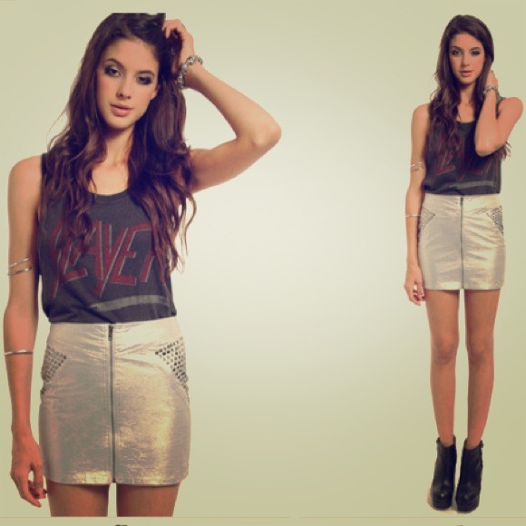⛔️SOLD⛔️Shiny silver skirt with embellishments