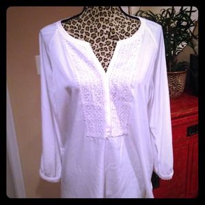 HOLDING for @Brendaj521 White Tunic Top