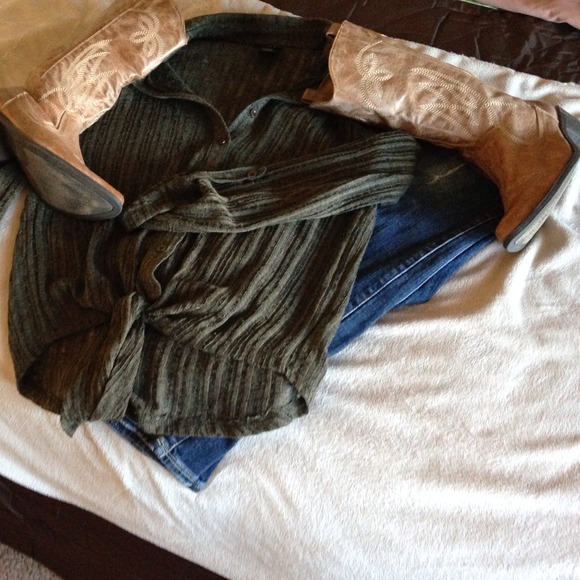 Light brown cowgirl boots