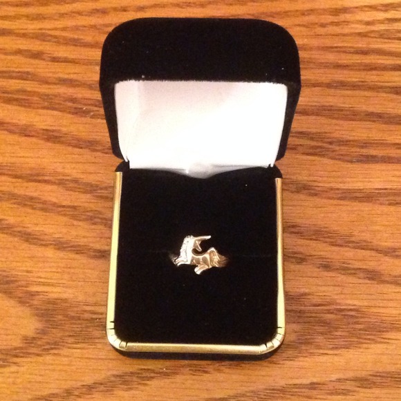 14K Solid Gold Jewelry - 14K Yellow Gold Unicorn Ring, Size 6-1/2