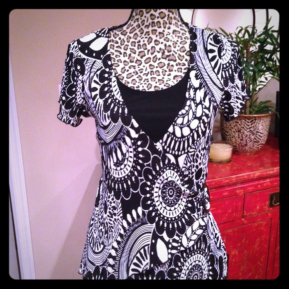 Black and white short sleeve top.
