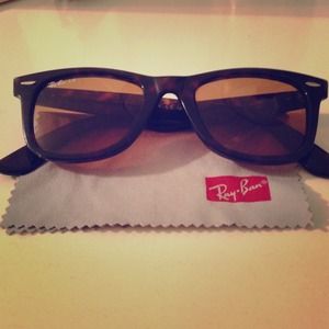 Ray-Ban L.A. Wayfarer series sunglasses