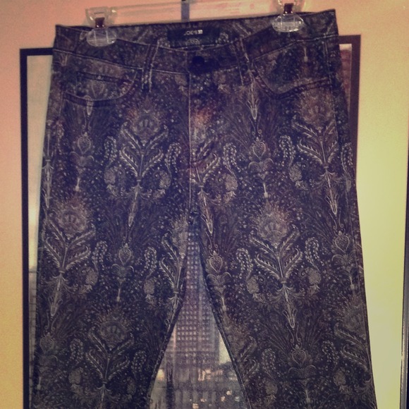 NWOT Skinny Joes Statement Jeans.💎