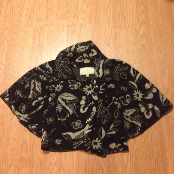 🎉HP 🎉Leifsdottir Cape Jacket