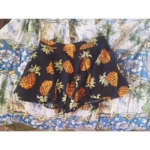 🚫TRADED🚫 NWT LF pineapple shorts 🍍❤️