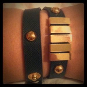 Bracelet gold studs with.