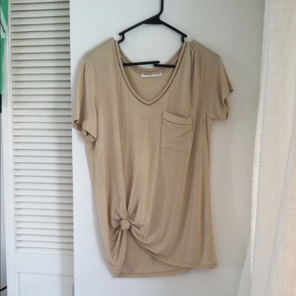 S O L D ❤️ tan flowy shirt ❤️