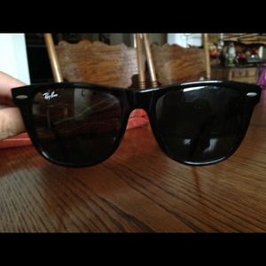 Ray ban sunglasses *****on hold ******