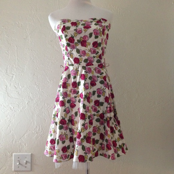 💥SOLD💥Strapless Floral Dress