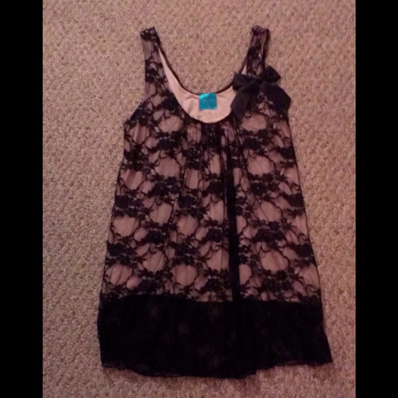 Pink and black lace flowy top with bow