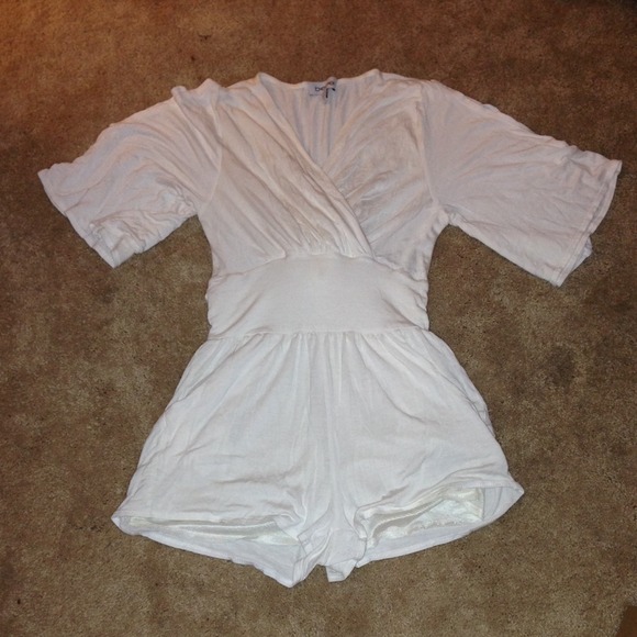 🎉🎉REDUCED PRICE 🎉🎉🎉Bebe Kimono Style Romper