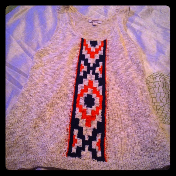 **Reduced!!**Aztec print sweater tank.  Perfect !!