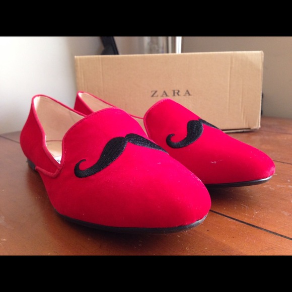 BNWT ZARA TRF VELVET RED SUEDE FLATS