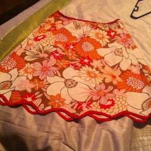 Floral skirt with scalloped edge