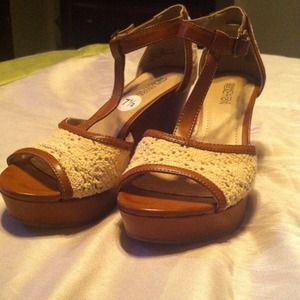 **Kenneth Cole wedge sandals