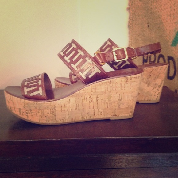 Tory Burch Wedge Sandals 8