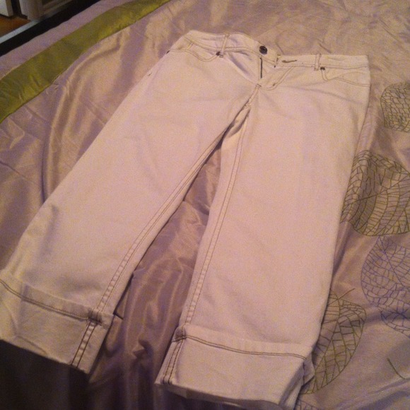 *Reduced!* Chico's white Capri jeans