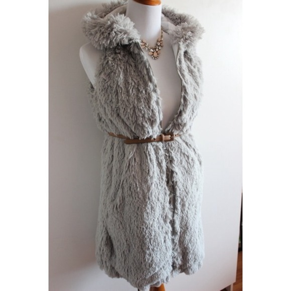 🚫❌SoLD🚫❌🎊Host Pick🎊New LF Store Faux Long Vest - Picture 3 of 3