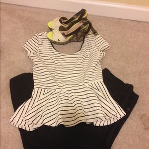 🚫Sold🚫Peplum Cream and black top