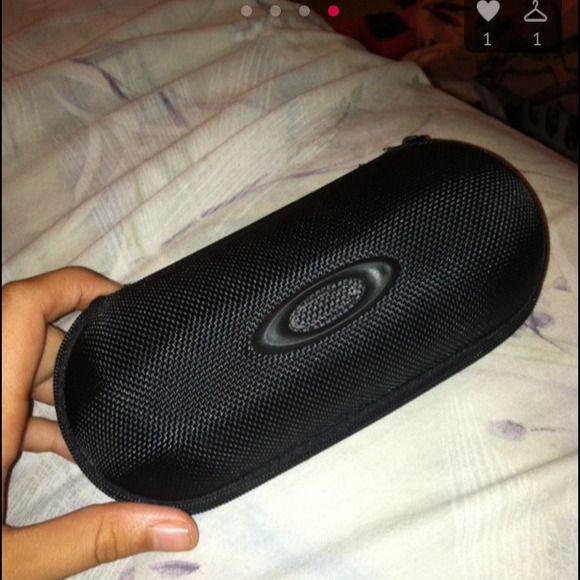 🆕🎈Redused🎈Limited edition Oakleys - Picture 3 of 3