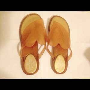 Viviennewestwood gold heart fip flops