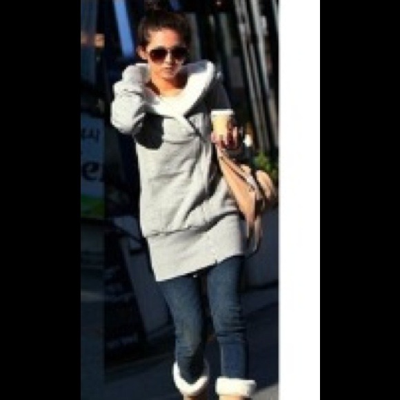 SOLD !!!!! To @chenajoseph ........Hoodie sweater