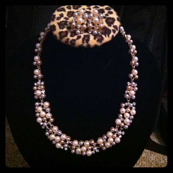 Beautiful set with matching earrings