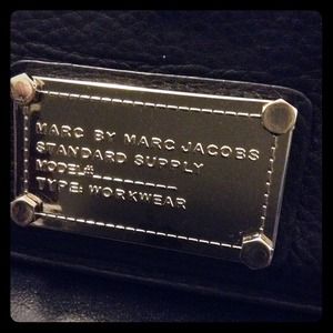 ✖️SOLD ✖️Marc by Marc Jacobs Classic Q Wallet