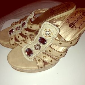 Like new! Muddy brand 4 inch Wedges