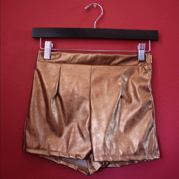 Gold faux leather high shorts