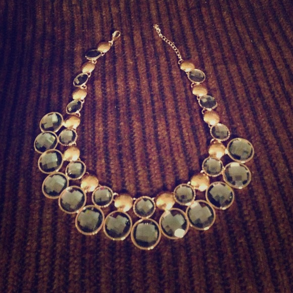 Bubble choker/bib necklace NWOT
