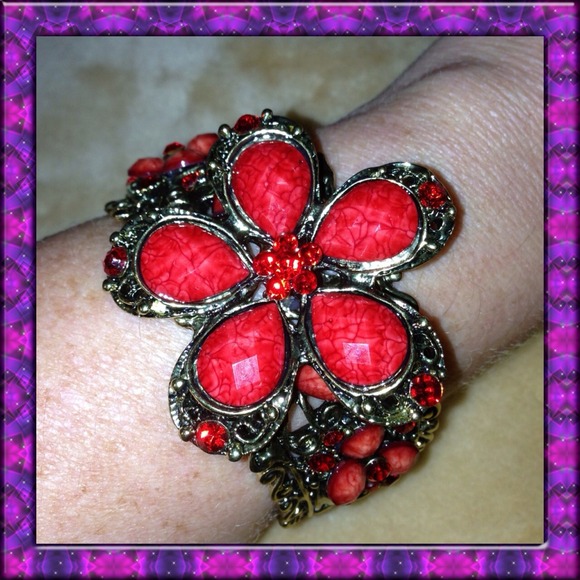 ❤Red Floral Rhinestone Bangle❤ - Picture 2 of 2