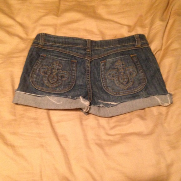 Cache Shorts Size 0 - Picture 2 of 3