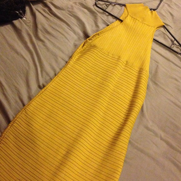 Dress - Picture 3 of 3