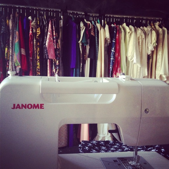 Hey ya'll! Make me an offer on anything! - Picture 2 of 4