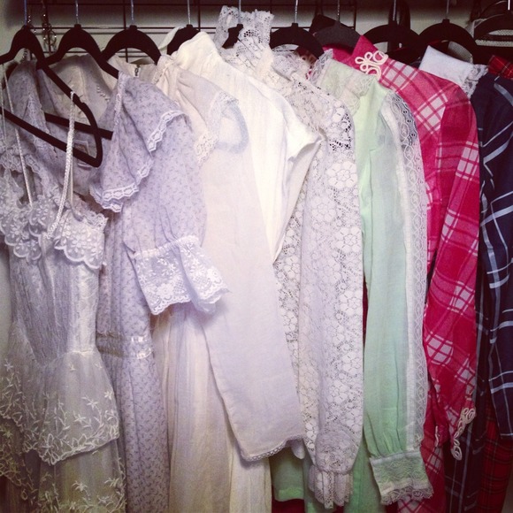 Hey ya'll! Make me an offer on anything! - Picture 3 of 4