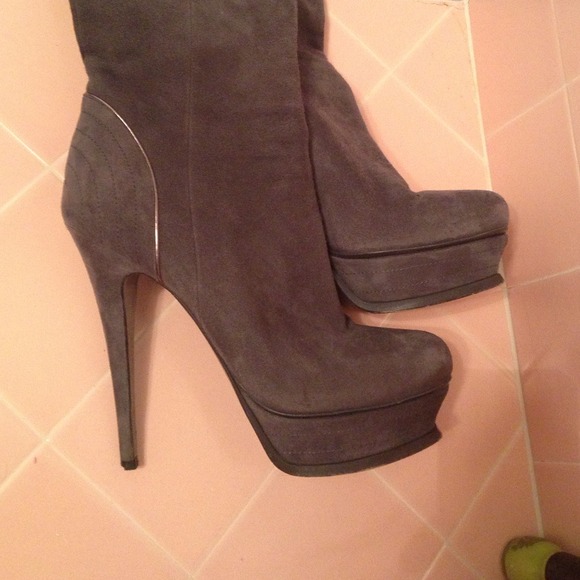 Boots - Picture 2 of 4